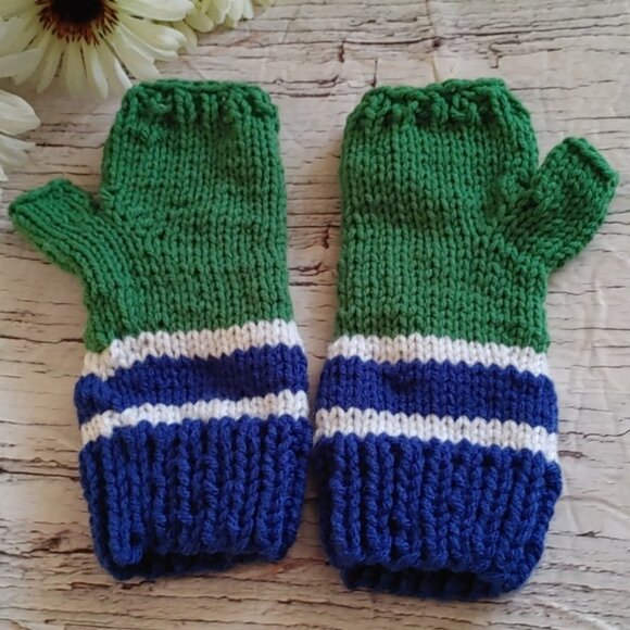Hand-Knit Blue and Green Fingerless Mittens Vancouver Canucks Seattle Seahawks - Picture 5 of 7